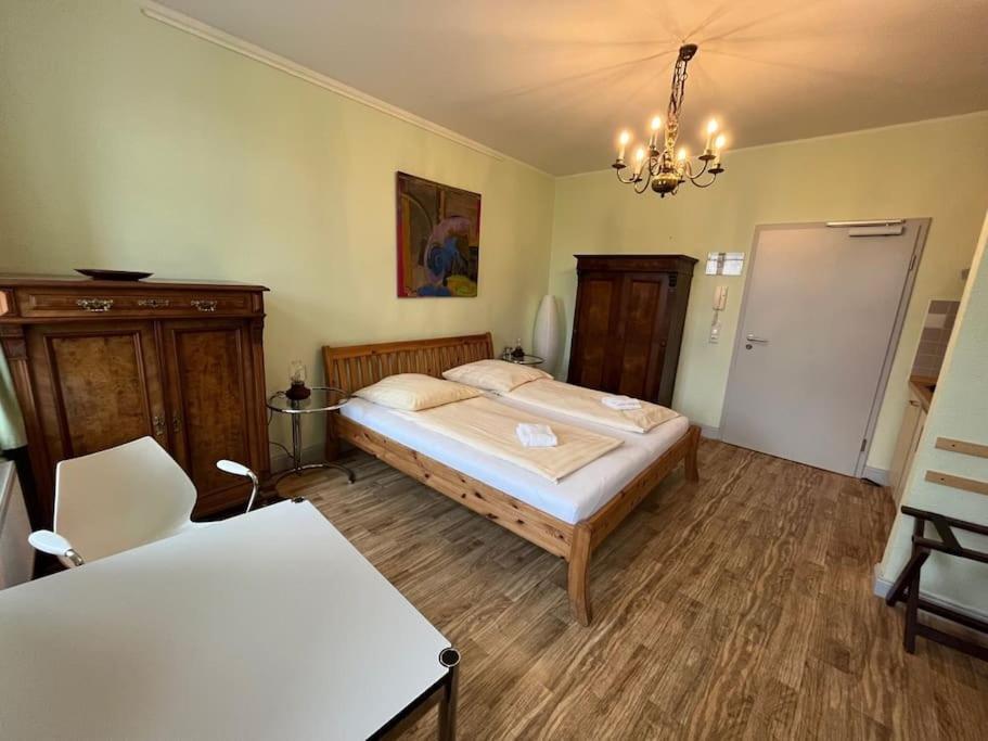 - Schweriner Altstadt - 3 *